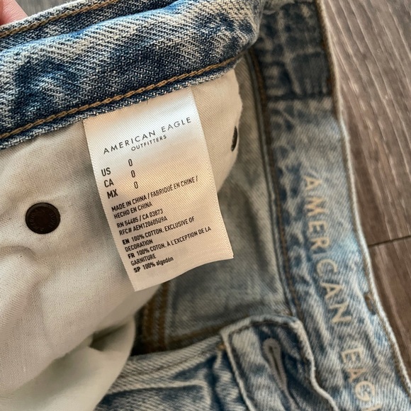 American Eagle Light Wash Shorts - Picture 2 of 3